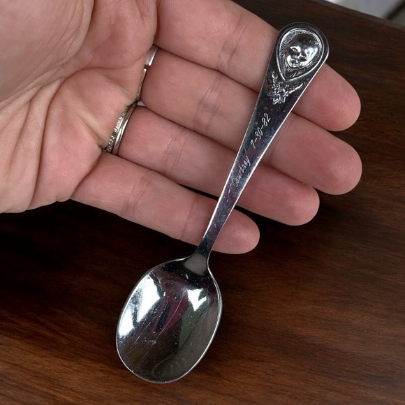 Gerber Vintage 80s Silver Baby Spoon with Engraved Design - Picture 1 of 6